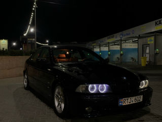 BMW 5 Series foto 10