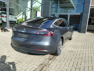 Tesla Model 3 foto 5