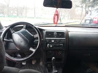 Nissan Almera foto 9