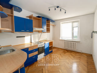 Apartament cu 4 camere, 138 m², Buiucani, Chișinău foto 2