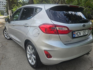 Ford Fiesta foto 4