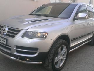 Volkswagen Touareg foto 1