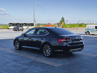 Skoda Superb foto 6