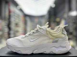 Adidasi Nike React Live  foto 1