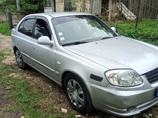 Hyundai Accent foto 2