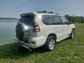 Toyota Land Cruiser Prado foto 3