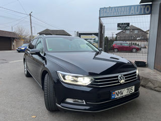 Volkswagen Passat foto 2