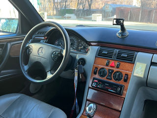 Mercedes E-Class foto 10