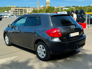 Toyota Auris foto 8