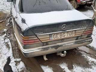 Mercedes Series (W124) foto 4