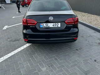 Volkswagen Jetta foto 2