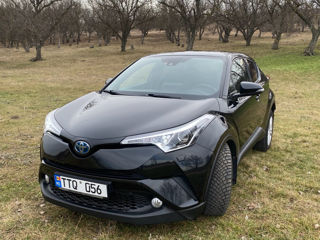 Toyota C-HR foto 2