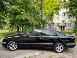 Mercedes E-Class foto 9