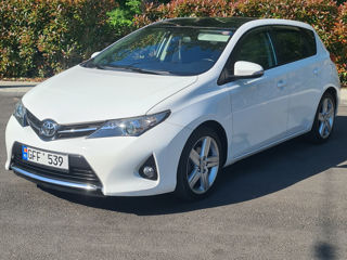 Toyota Auris foto 1