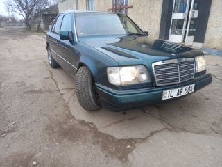 Mercedes Series (W123) foto 9