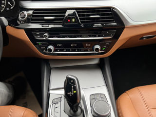 BMW 5 Series foto 5