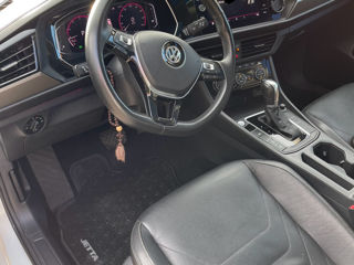 Volkswagen Jetta foto 4