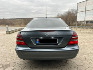 Mercedes E-Class foto 5