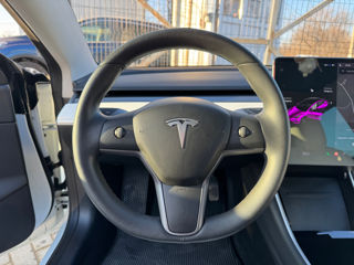 Tesla Model 3 foto 11