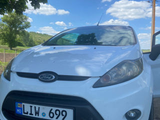 Ford Fiesta foto 3