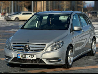 Mercedes B-Class foto 2