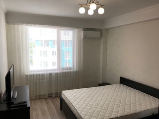 Chirie apartament confortabil cu o suprafață de 65 mp, amplasat foarte reușit în sectorul Centru foto 1