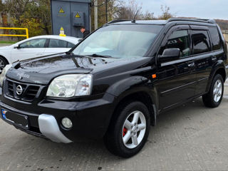 Nissan X-Trail foto 2