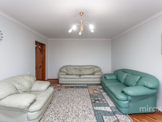 Apartament cu 3 camere, 100 m², Buiucani, Chișinău foto 2