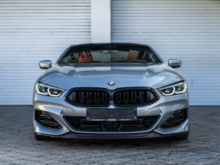 BMW 8 Series foto 2