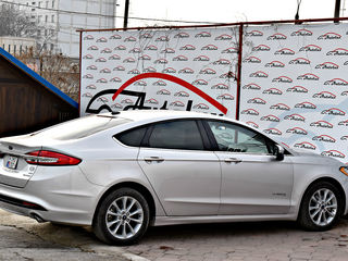 Ford Fusion foto 2