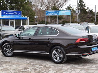 Volkswagen Passat foto 4