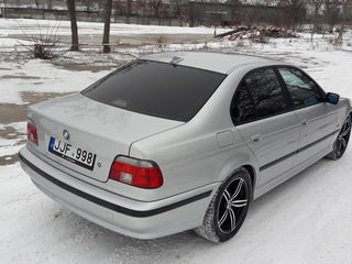 BMW 5 Series foto 5