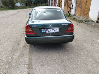 Mercedes C-Class foto 3