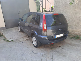 Ford Fusion foto 3