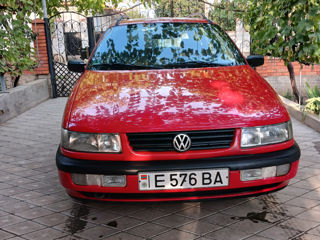 Volkswagen Passat foto 1