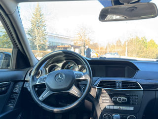 Mercedes C-Class foto 5