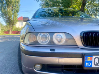 BMW 5 Series foto 2