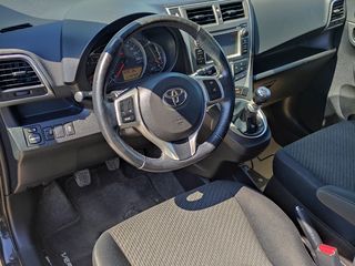 Toyota Verso-S foto 6