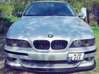 BMW 5 Series foto 1