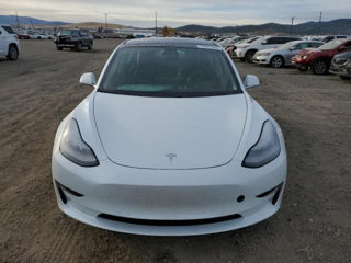 Tesla Model 3 foto 2