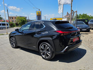 Lexus UX foto 2