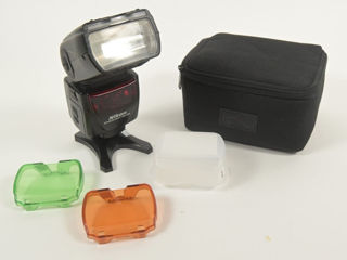 Nikon SB-700 Speedlight Flash