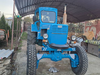 Vând tractor