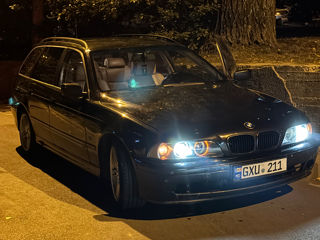 BMW 5 Series foto 1