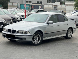 BMW 5 Series foto 1