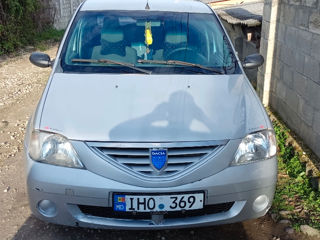 Dacia Logan foto 1