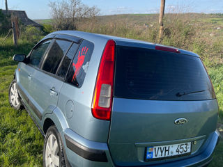 Ford Fusion фото 2