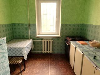 Apartament cu 2 odai seria 143 pe Mircea cel Batrin foto 5