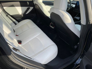 Tesla Model 3 foto 7