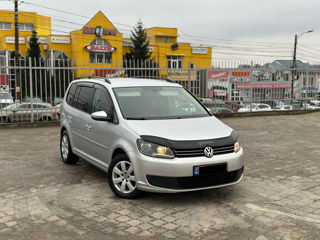 Volkswagen Touran foto 2